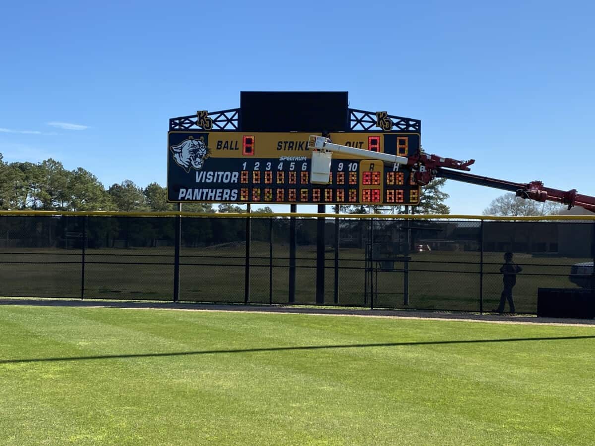 Precision metal fabrication and welding for LED frames, aluminium sign structures, weatherproof billboard supports, and custom display components for indoor and outdoor signage