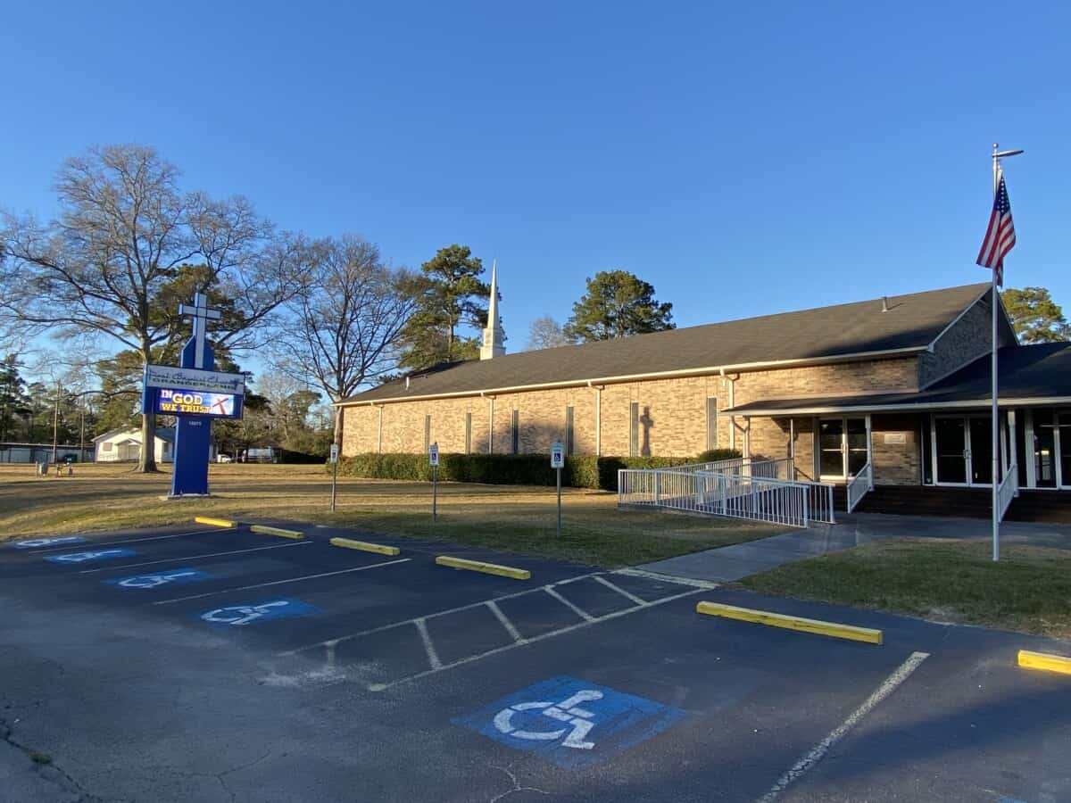 Precision metal fabrication and welding for LED frames, aluminium sign structures, weatherproof billboard supports, and custom display components for indoor and outdoor signage